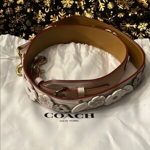Coach Tea Rose Novelty Strap Chalk/Gold
